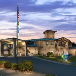 Arkley Center for the Performing Arts Hotels - Holiday Inn Express Hotel & Suites Arcata/Eureka-Airport Area