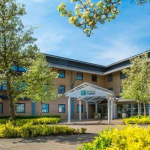 Hotels near The Stables Milton Keynes - Holiday Inn Express Milton Keynes