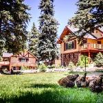 Hotels near Little Bear Evergreen - Alpen Way Chalet Mountain Lodge