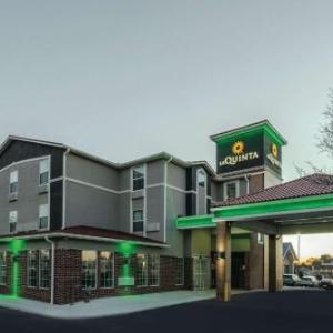 La Quinta Inn & Suites by Wyndham Kansas City Airport