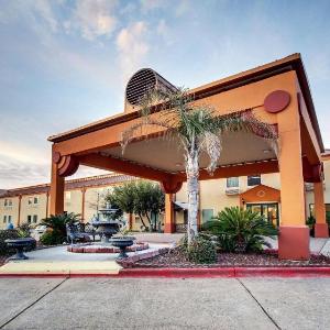 Econo Lodge Inn & Suites