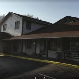 Hotels near Mateel Community Center - Lone Pine Motel