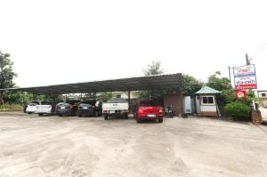 Vaccinated Staff -OYO 359 Golden Nakara Place, Chiang Saen