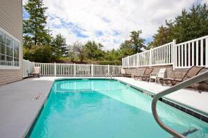 Country Inn & Suites by Radisson, Asheville at Asheville Outlet Mall, NC, Asheville