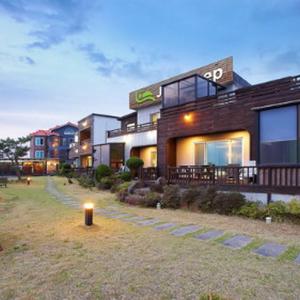 Seogwipo Hotels With Free Internet Deals At The 1 Hotel - 