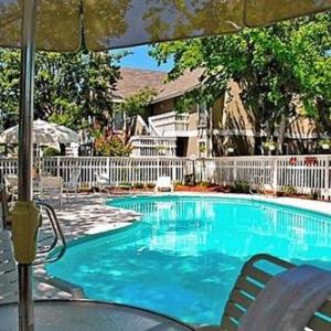 Hotels near Paradise Cove At River Spirit - Studio 6 Tulsa