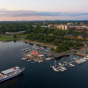 Hotels near Flynn Center for the Performing Arts - Hilton Burlington Lake Champlain