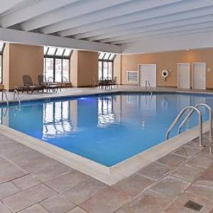 Hotels near Garde Arts Center - Holiday Inn New London