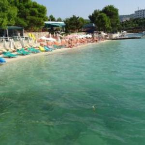 Hotel Villa Kapo Pool & Bar