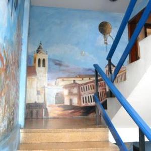 The Quito Guest House with Yellow Balconies for Travellers