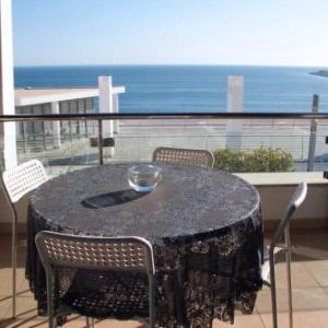 Apartment with 2 bedrooms in Sesimbra with wonderful sea view furnished balcony and WiFi 200 m from the beach