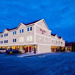 Hotels near Roanoke Island Festival Park - Elizabethan Inn