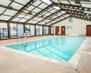 Econo Lodge London, London