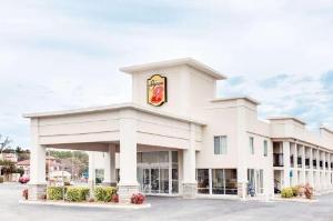 Super 8 by Wyndham Dalton, Dalton