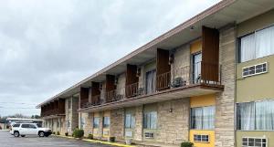 Travelodge by Wyndham Bloomington, Bloomington