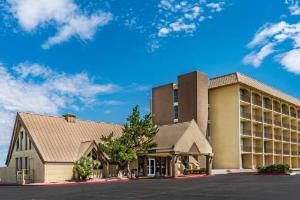 Howard Johnson by Wyndham Albuquerque Midtown, Albuquerque