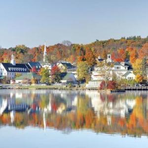 Hotels near Bank of New Hampshire Pavilion at Meadowbrook - Mill Falls Resort Collection at the Lake