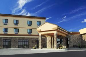 Roosevelt Grand Dakota SureStay Collection by Best Western, Dickinson