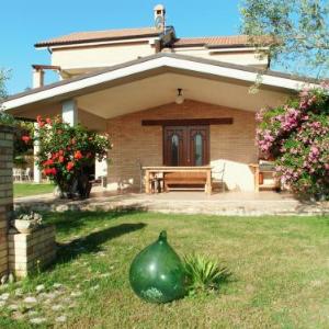 Villa Naira B&b