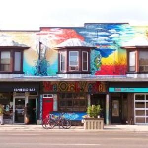 Hotels near Ontario Science Centre - The Only Backpacker's Inn