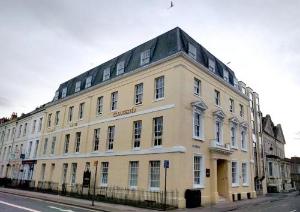 Central Hotel Gloucester by RoomsBooked, Gloucester
