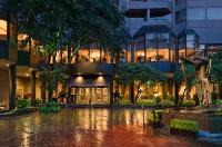 Hotels Near Hilton New Orleans Riverside La United Windsor Court Hotel