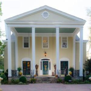 Hotels near The 720 Room Spartanburg - Clevedale Historic Inn and Gardens