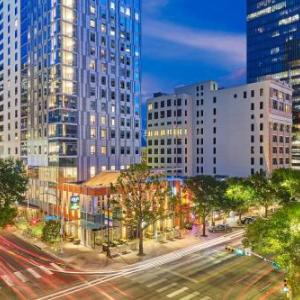 Hotels near Moody Amphitheater Austin - Aloft Austin Downtown