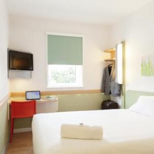 Linlithgow Palace Hotels - ibis budget Hotel Edinburgh Park