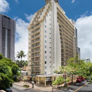 Hotels near SimpliFi Arena at Stan Sheriff Center - Ohia Waikiki Studio Suites