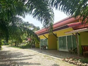Baan Suan Nam Resort, Suratthani