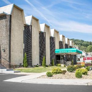 Hotels near Tri-City Speedway Franklin - Quality Inn & Conference Center Franklin