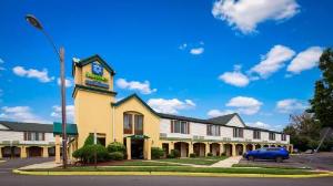 SureStay Hotel by Best Western East Brunswick, East Brunswick