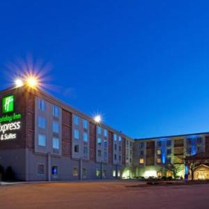 Holiday Inn Express and Suites Pittsburgh West Mifflin