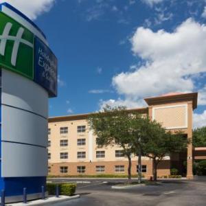 Holiday Inn Express Hotel & Suites Plant City