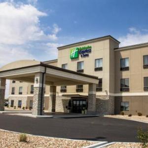 Holiday Inn Express and Suites Sikeston an IHG Hotel