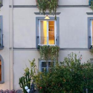 Estate4home - Surreo Luxury Apartment