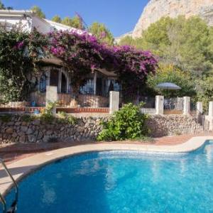 Casa Nana by Aguilarent