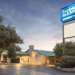 Travelodge Inn & Suites by Wyndham San Antonio Airport