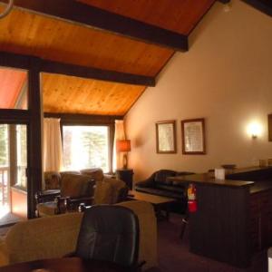 Hotels near Bear Mountain - Two-bedroom Plus Den Standard Unit #108 By Escape For All Seasons