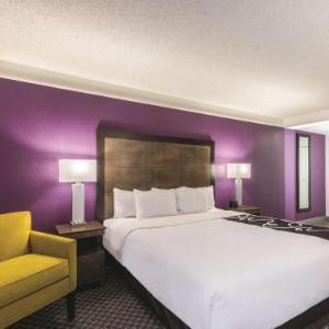 La Quinta Inn & Suites by Wyndham Cincinnati Sharonville