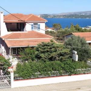 Tzivras Villa & Apartments