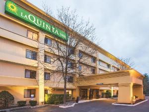 La Quinta Inn & Suites By Wyndham Hartford - Bradley Airport, Windsor Locks