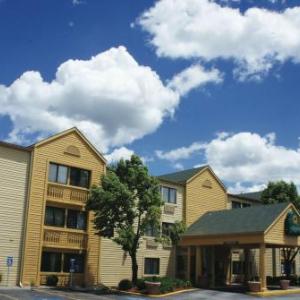 La Quinta Inn & Suites by Wyndham Kansas City North