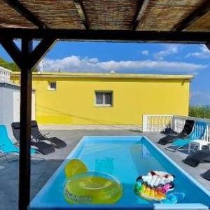 Sunny Holiday House with pool