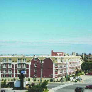 Bottle and Cork Hotels - Gold Leaf Hotel of Dewey