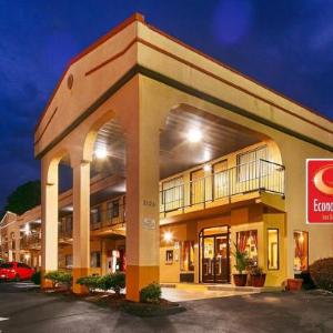 Econo Lodge Inn & Suites