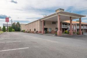 Red Roof Inn & Suites Rome, Rome