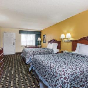 Days Inn & Suites by Wyndham Warner Robins Near Robins AFB