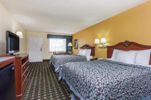 Days Inn & Suites by Wyndham Warner Robins Near Robins AFB, Warner Robins